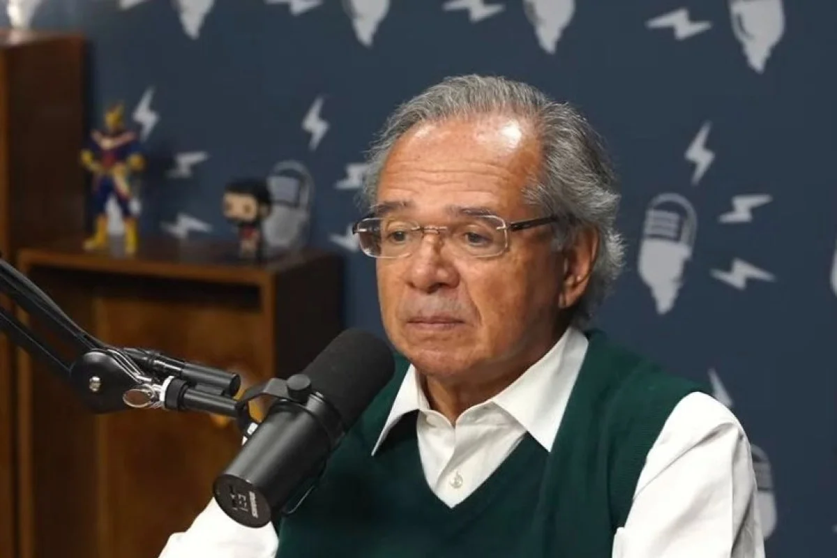 Paulo Guedes durante participação no Flow Podcast