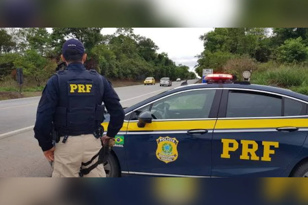 Dinheiro, cheques e material de campanha apreendidos pela polícia