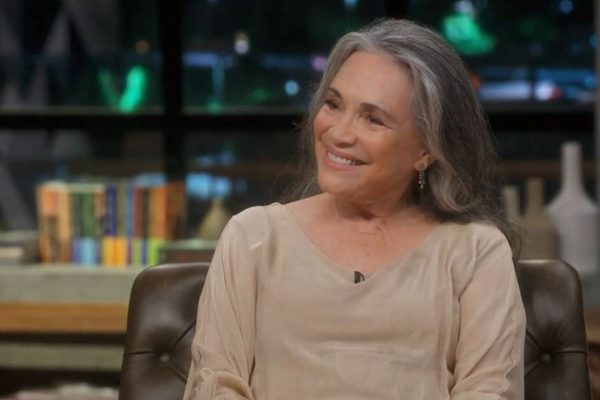 Bolsonarista, Regina Duarte questiona vitória de Lula: “Vai ficar por isso mesmo?”