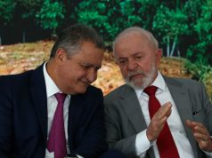 Rui Costa e Lula em cerimônia no Palácio do Planalto