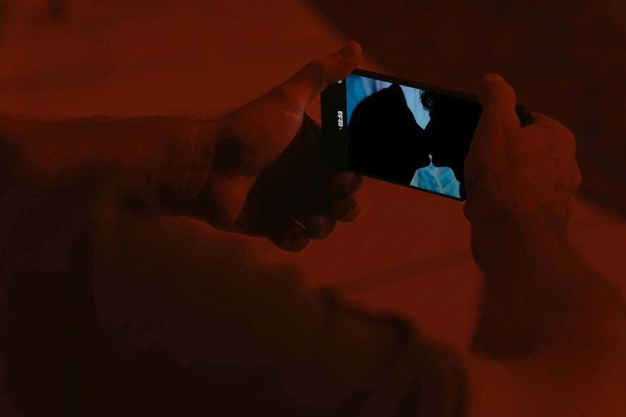 Ilustração sobre pornografia online