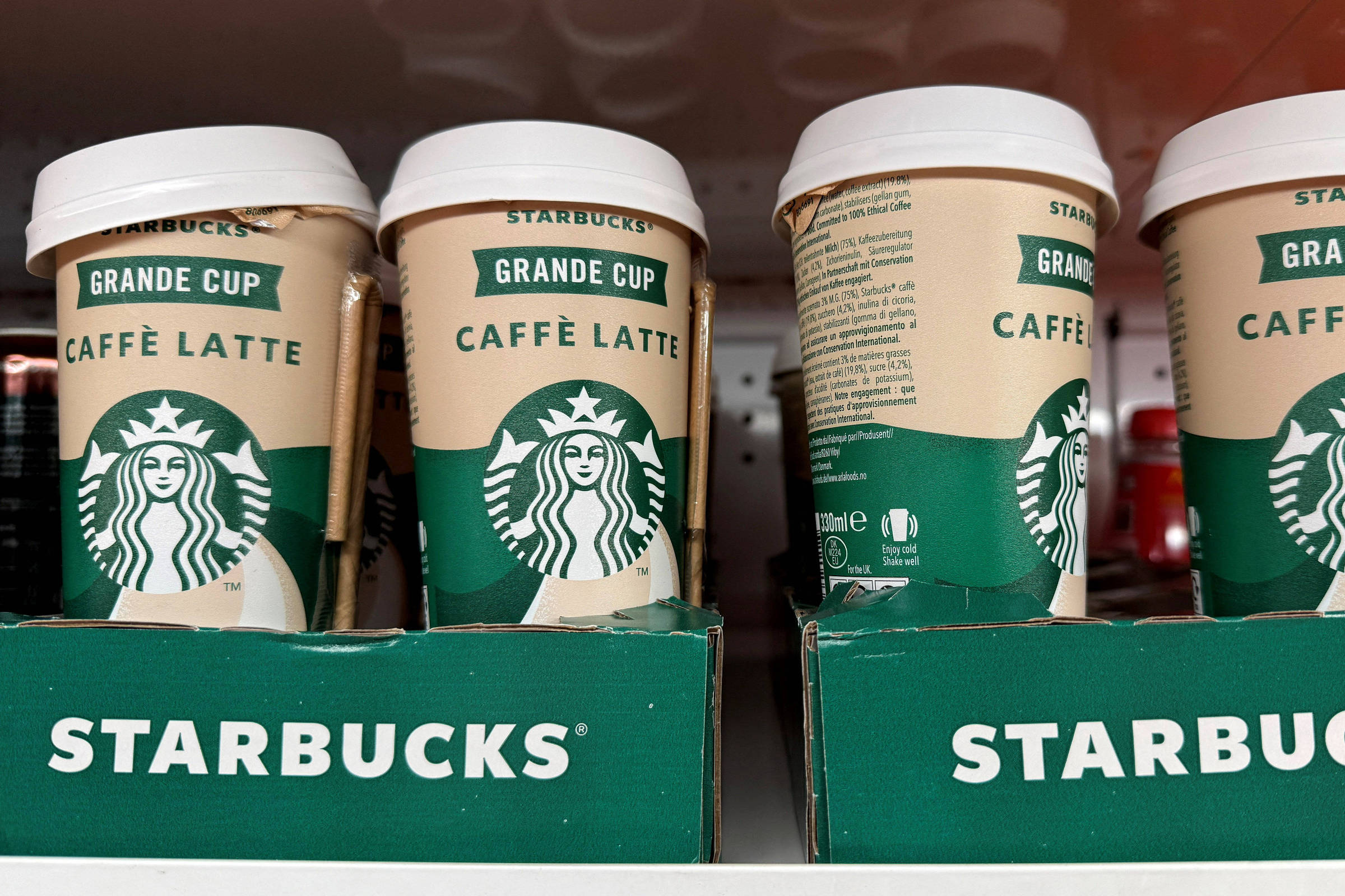 Bebida com café em loja da Starbucks