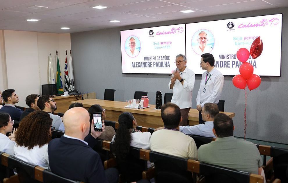 Alexandre Padilha em visita ao complexo de saúde da Unicamp