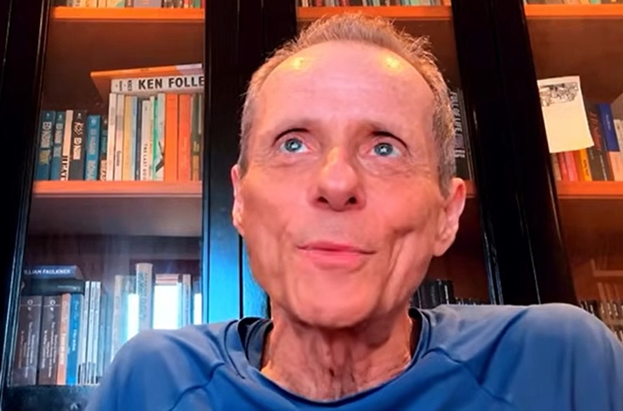 Tony Bellotto durante entrevista ao programa Que Dia