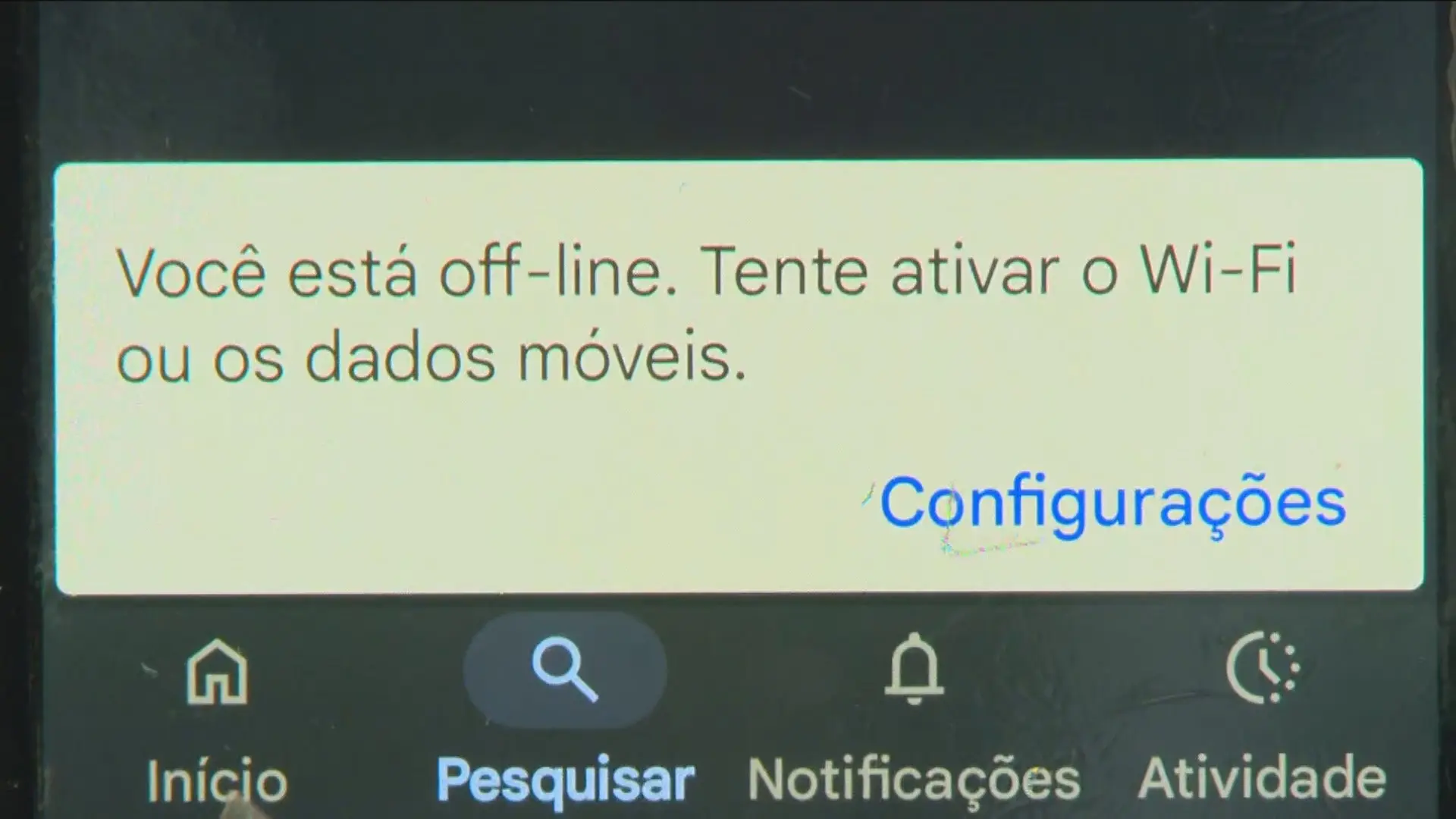 Cabos de internet em poste no Rio de Janeiro