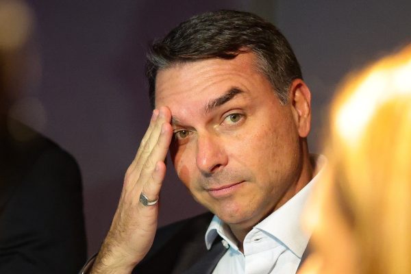 Três semanas de combates para impedir o desastre total. Por Jeferson Miola