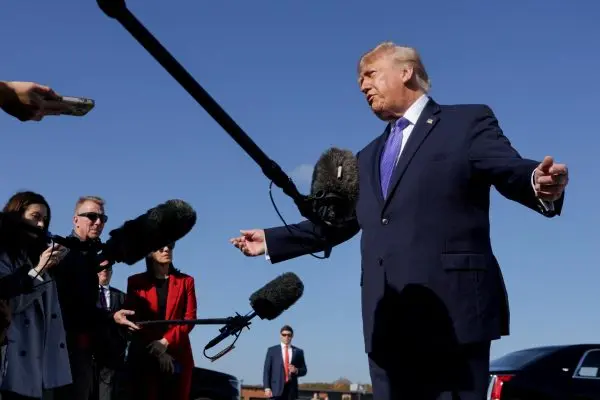 Trump ataca eleição brasileira e não responde quem venceu: "Constrangimento"