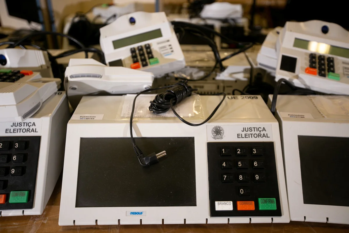 Urna eletrônica usada em seção eleitoral