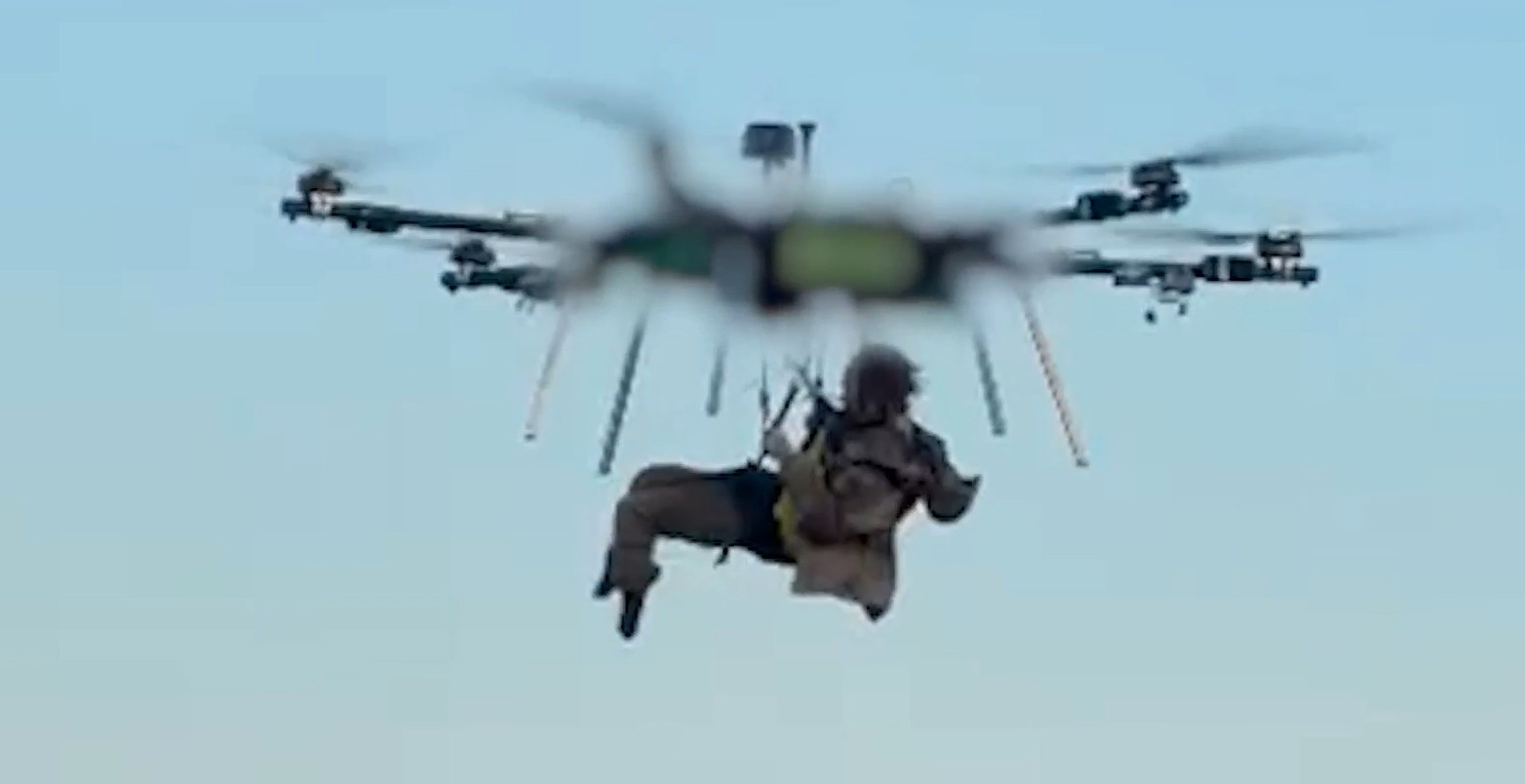 Soldado ucraniano ferido durante resgate com drone