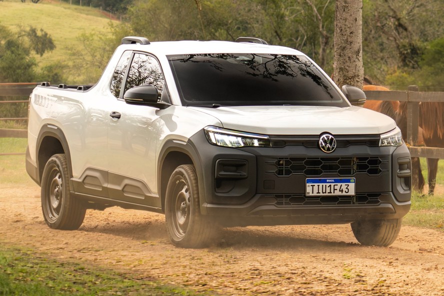 Volkswagen Tukan Extreme preta vista de traseira