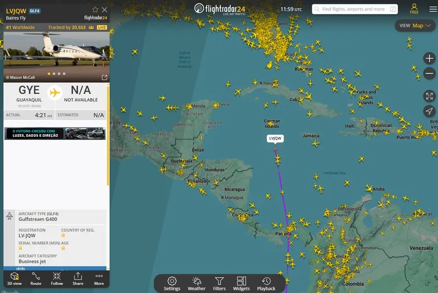 Tela do FlightRadar com voo de Guayaquil para Miami