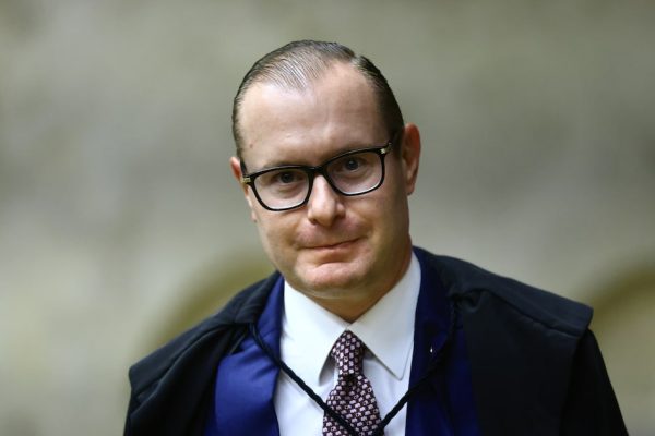 Zanin cobra informações do TSE sobre ação que pede segundo turno no Rio