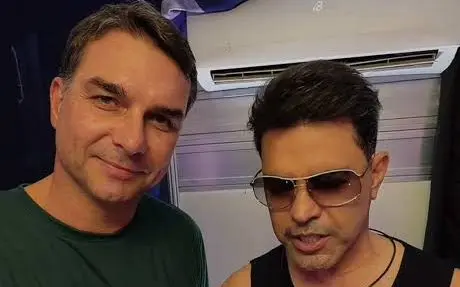 Flávio Bolsonaro Zezé di Camargo
