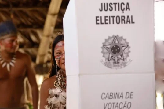 índigena voto urna