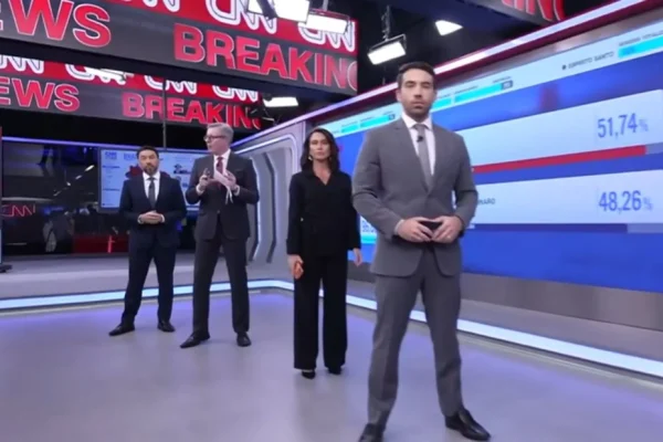 "Vingadores": por que apresentadores da CNN fizeram fila para noticiar reeleição de Lula