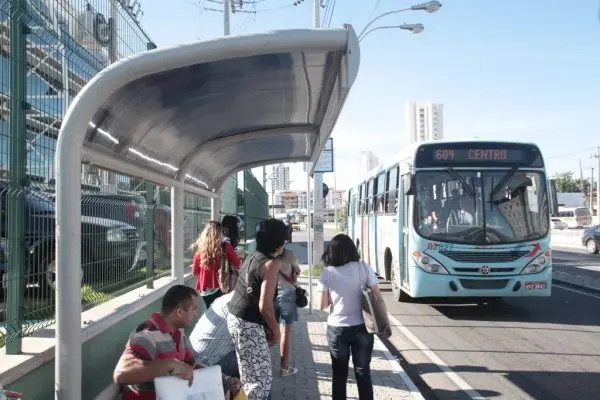 Virada vem do Nordeste? Procura por ônibus gratuito no Ceará sobe quase 25 vezes no 2º turno