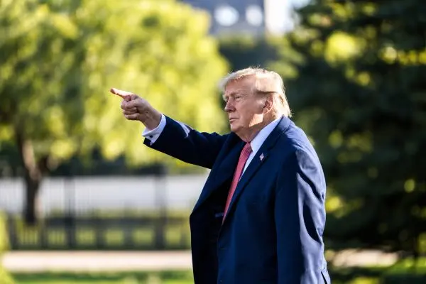 Sem provas, Trump volta a colocar sob suspeita resultado das eleições brasileiras