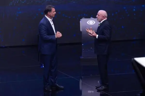 Lavareda: Flávio perde favoritismo absoluto e eleição está aberta